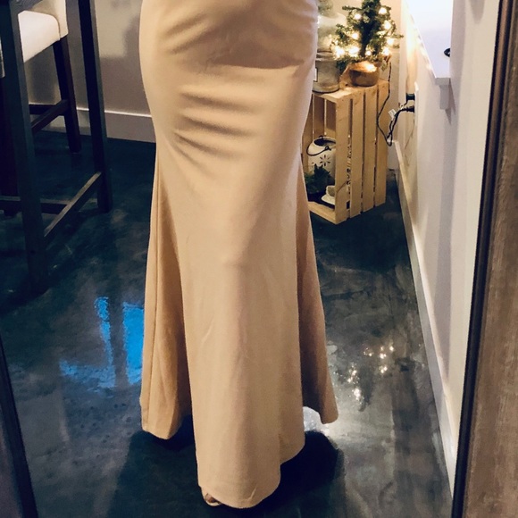 Long, chic brand new Lulu’s dress! - Picture 6 of 7